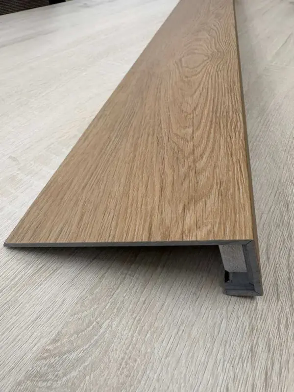 Avolis Square Stair Nose - Amber Glow